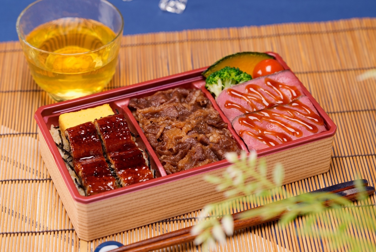 うなぎと牛二種の贅沢重