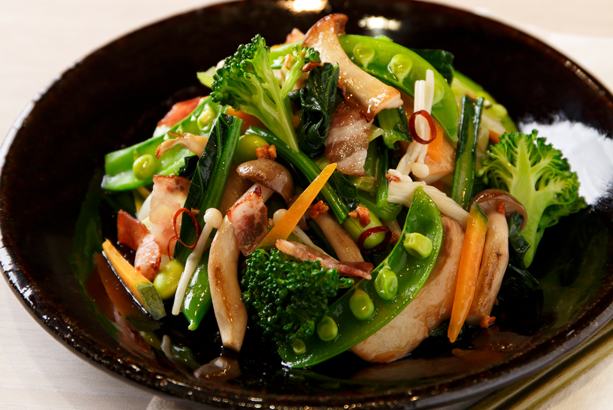 3種きのこソテーのペペロンチーノ風サラダ