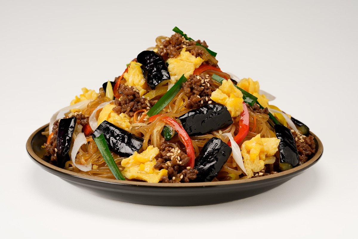 黒毛和牛そぼろと玉子のチャプチェ