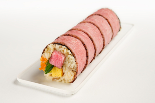 黒毛和牛ステーキとローストビーフの贅沢恵方巻～トリュフ風味～