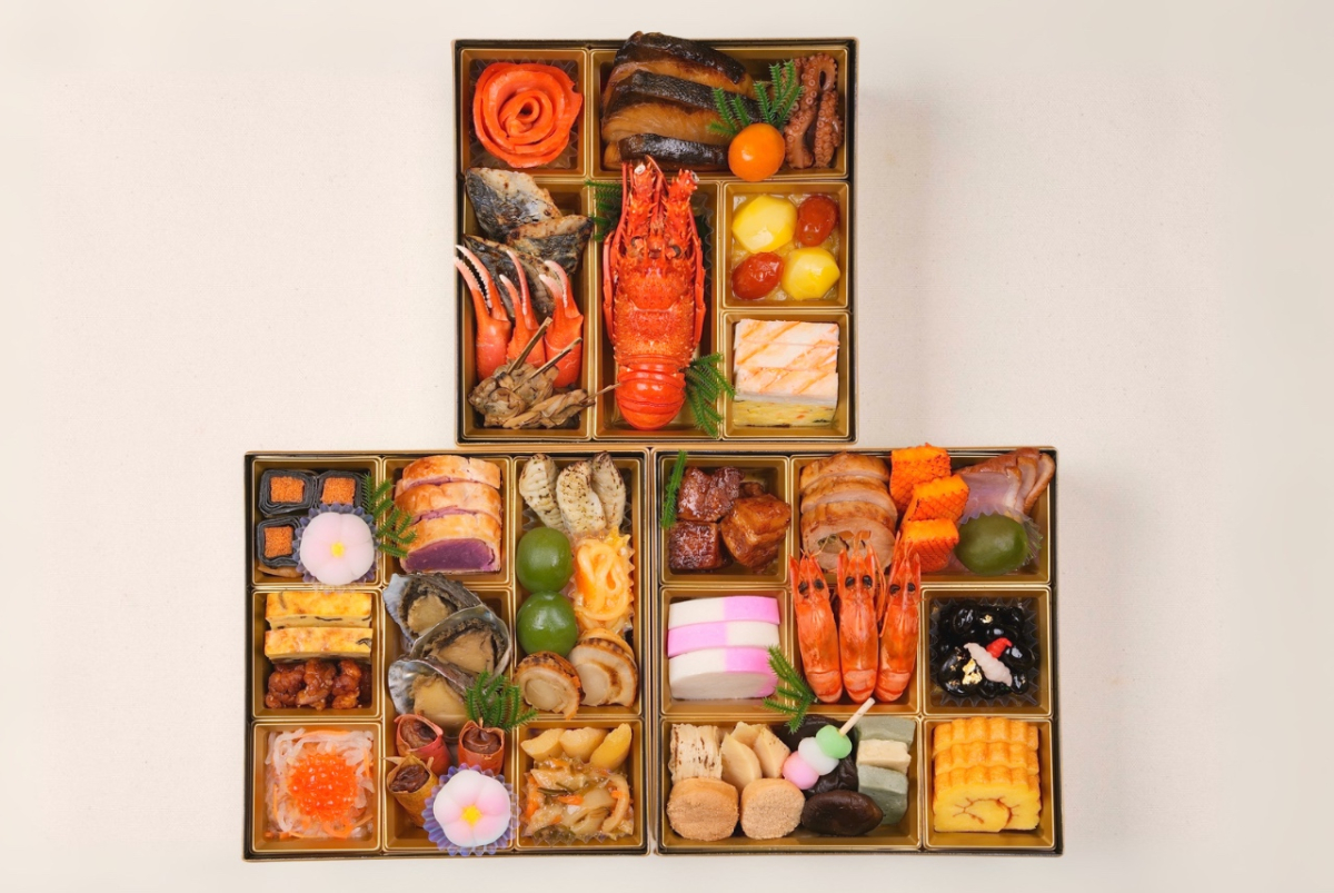おせち 豪華三段重